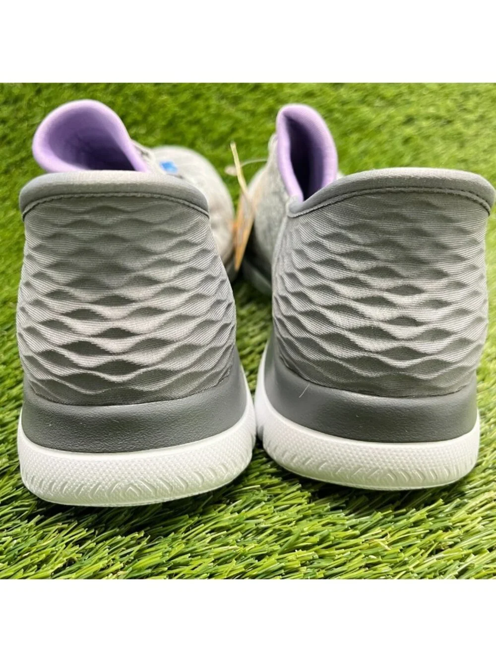 Skechers Summits Dazzling Haze Womens Size 7 Gray White Athletic Shoes Sneakers